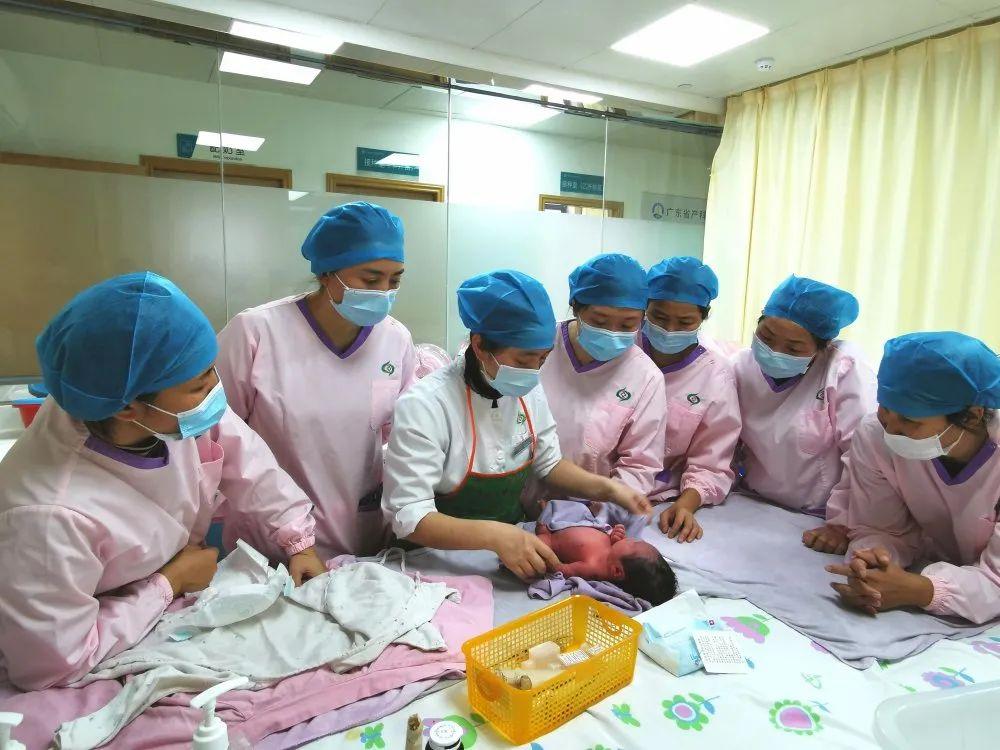 高台县妇婴监护型护送